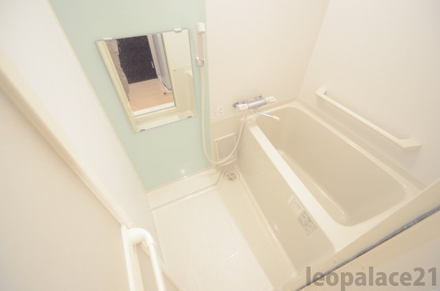 レオネクストウラノスの浴室|設備・仕様は号室により異なる為、現況を優先致します。