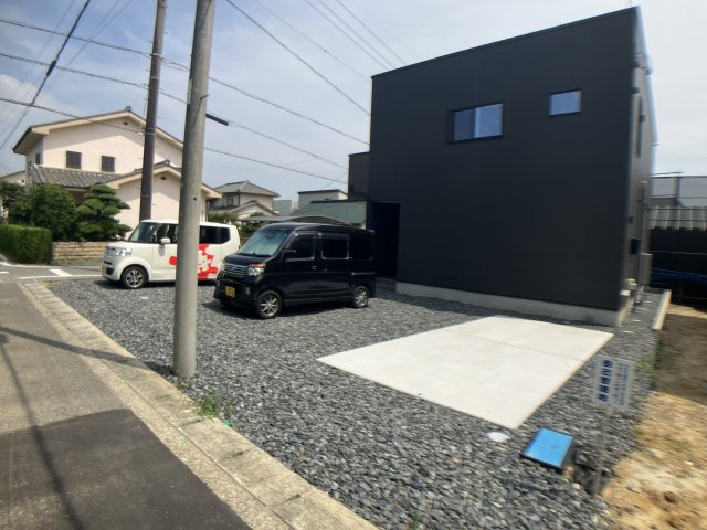 亀崎高根町6丁目戸建の駐車場