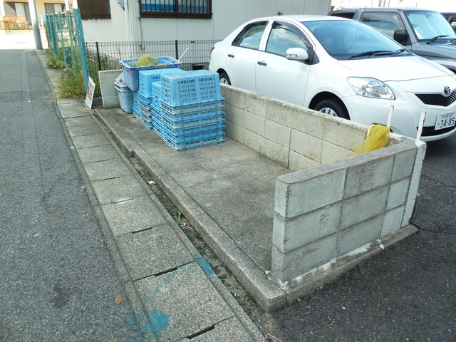 子持松コーポのその他共用部分|ゴミ置き場です。