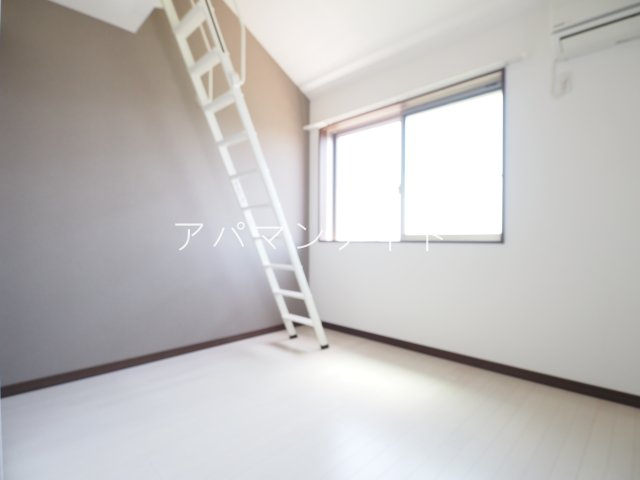 【寝室】 | エバグリーン | 落ち着いた色調の寝室です