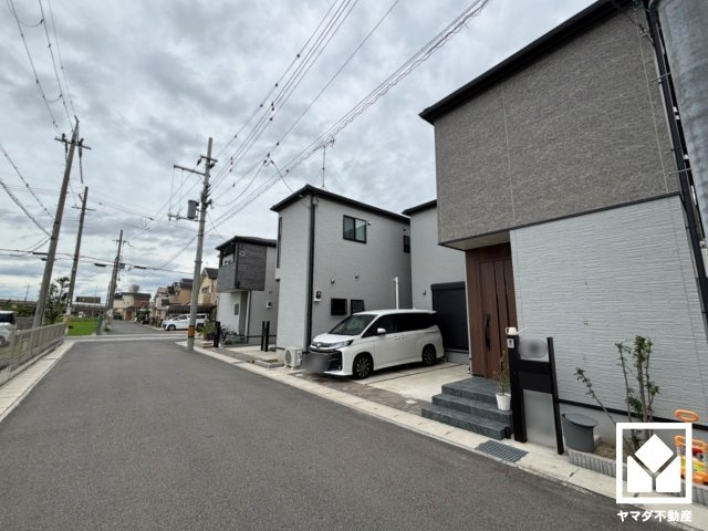 伏見区羽束師鴨川町の前面道路含む現地写真