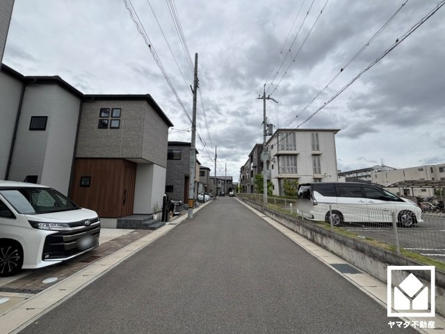 伏見区羽束師鴨川町の前面道路含む現地写真