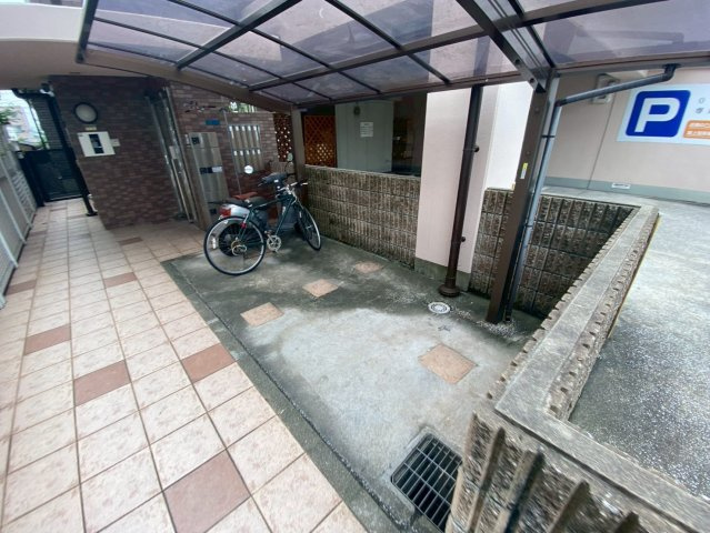 グレース逆瀬川のロビー