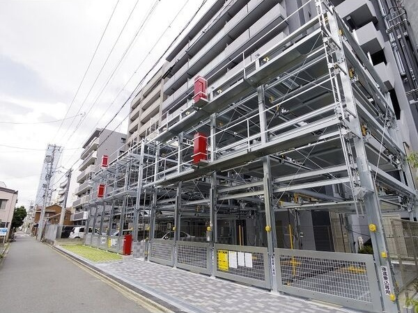 ロータス本陣通の駐車場