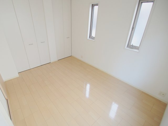 ハウスえのみやの洋室