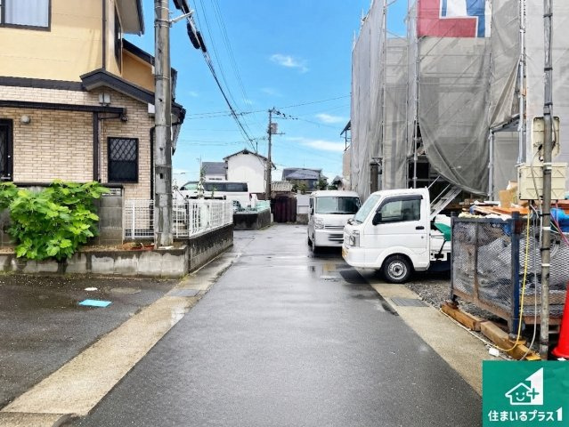 草津市東矢倉　第2期　新築一戸建ての前面道路含む現地写真|周辺は落ち着いた街並みの住宅地！子育てがしやすい住環境です！まだ未完成ですが、現地でしかわからない事もございます。是非一度ご覧ください。