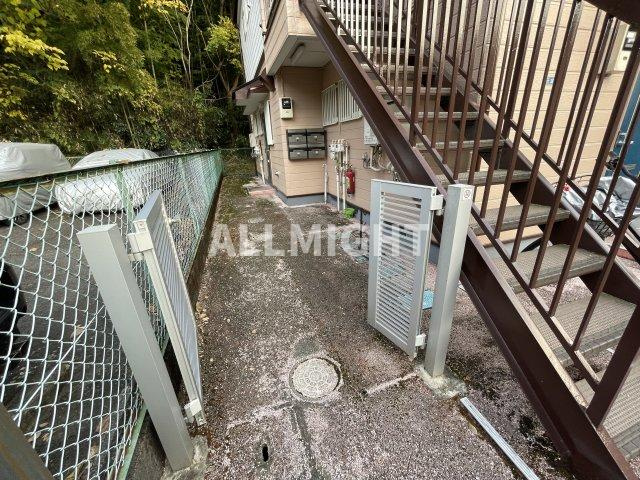 川崎市麻生区多摩美１丁目のアパートのエントランス|★お部屋探しはオールマイト不動産までご相談下さい♪