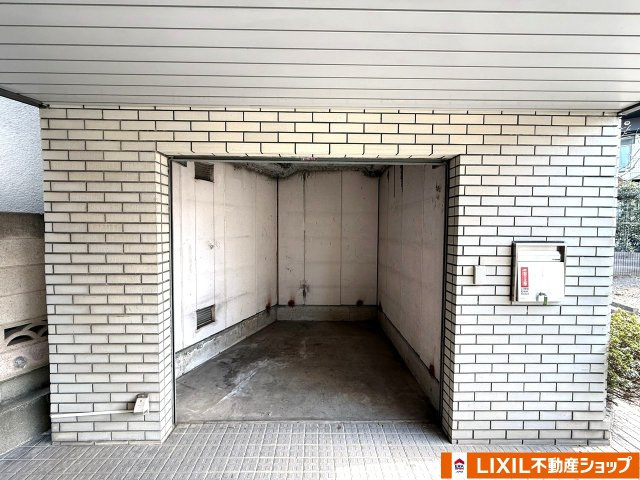 北区志茂4丁目店舗・事務所のその他|倉庫右