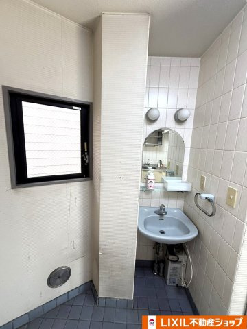 北区志茂4丁目店舗・事務所の独立洗面台|残置物手洗い台