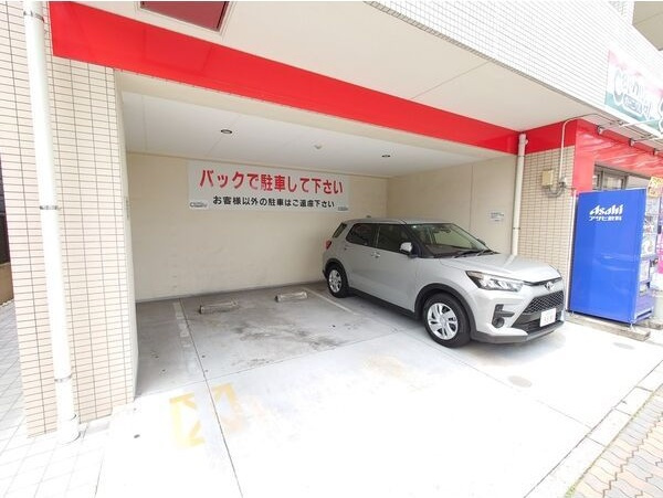 ラプーリア御器所の駐車場