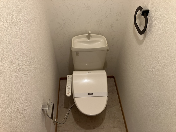 アムール B棟のトイレ|温水洗浄暖房便座