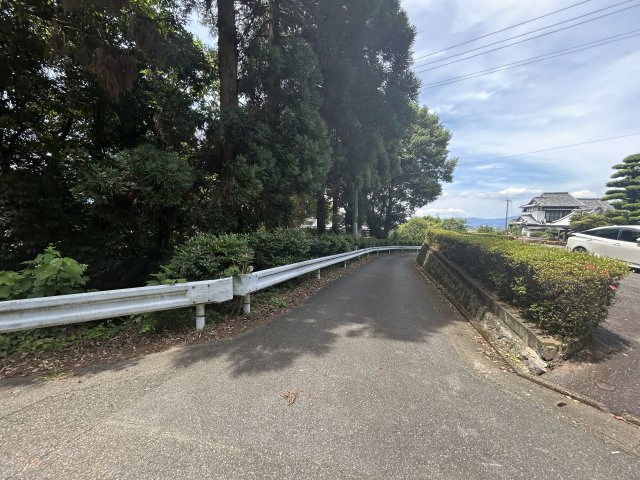 山川町土地の周辺