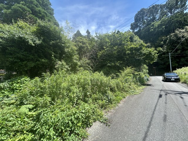 山川町土地の周辺