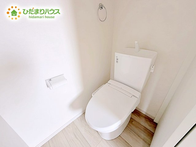 【トイレ】 | ひたちなか市高場1期　新築戸建　1号棟 | 1・2階にトイレあるため、同時に利用でき混雑を避けられますね