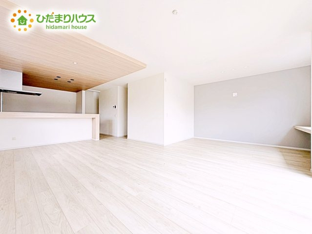 【居間・リビング】 | ひたちなか市高場1期　新築戸建　1号棟 | 家族だんらんを育む開放感あふれるリビング・ダイニング