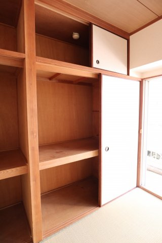 窪田第２マンションの収納