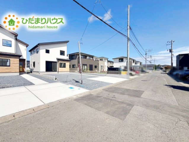 【前面道路含む現地写真】 | ひたちなか市高場1期　新築戸建　2号棟 | 車通りも少ないので運転が苦手な方でも安心して駐車できます