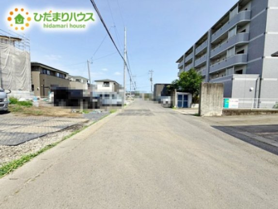 【前面道路含む現地写真】 | ひたちなか市高場1期　新築戸建　2号棟 | 車通りも少ないので運転が苦手な方でも安心して駐車できます