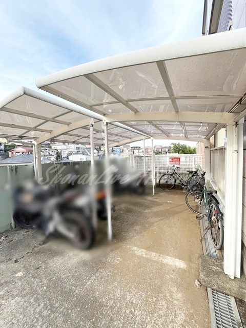 サウスポート上大岡のその他共用部分|屋根付き駐輪スペース付き♪