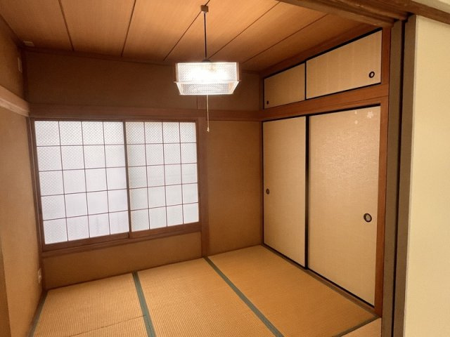 R-13026の寝室