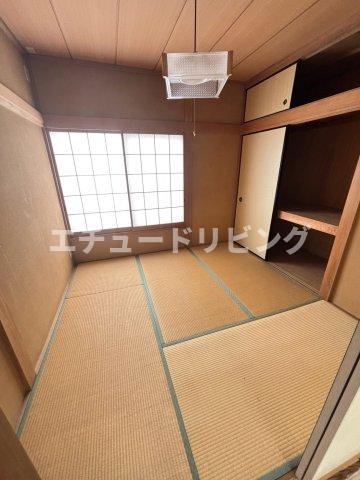 R-13026の寝室