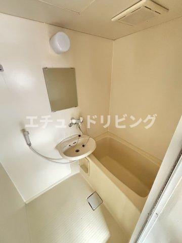 R-13026の浴室