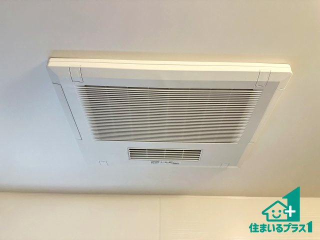 ●生駒郡斑鳩町服部　新築一戸建ての冷暖房・空調設備|四季を通して快適なバスライフをお手伝いする浴室暖房乾燥機！浴室の乾燥・暖房・涼風・換気はもちろん、２４時間換気にも対応！