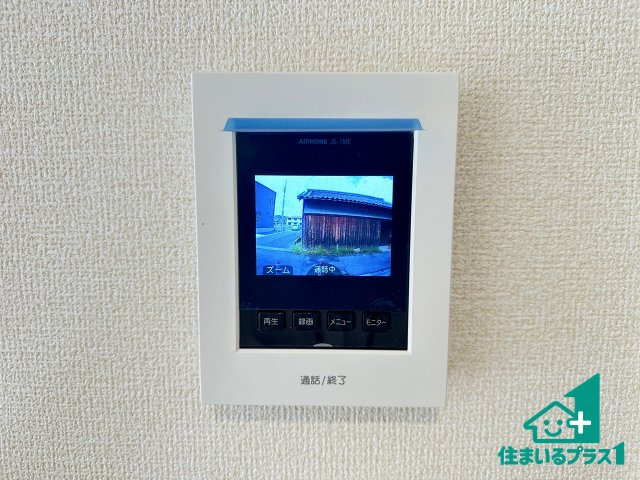●生駒郡斑鳩町服部　新築一戸建ての防犯設備|カラーモニターインターホン！声だけでなく来訪者の姿や顔がモニターで確認できるので、小さなお子様がいらっしゃるご家庭でも安心できます！