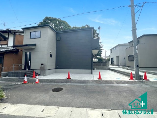 ●生駒郡斑鳩町服部　新築一戸建ての外観|お客様に長く安心して住んでいだだける事にこだわった家づくり！住んでからのアフターサービスにもしっかりと取り組んでいます！