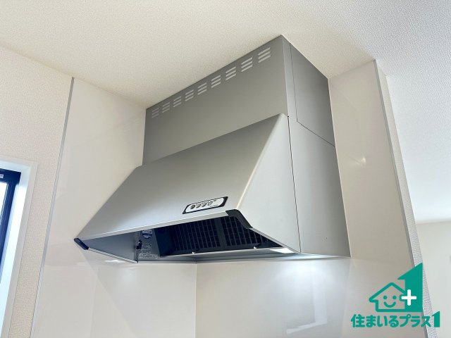 ●生駒郡斑鳩町服部　新築一戸建ての設備|汚れにくいスロットフィルタでお手入れラクラク！ＬＥＤ照明付き！
