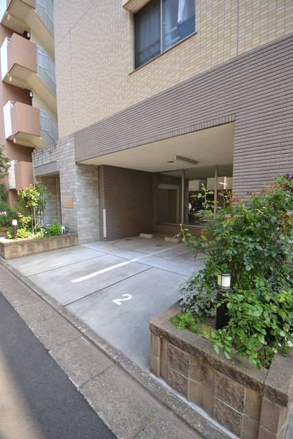 マ・メゾン門前仲町の駐車場