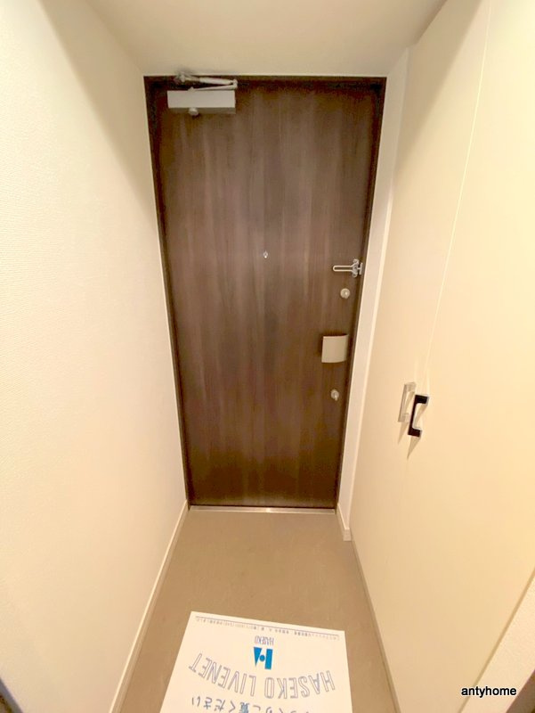 エスキュート京町堀　仲介手数料無料の玄関