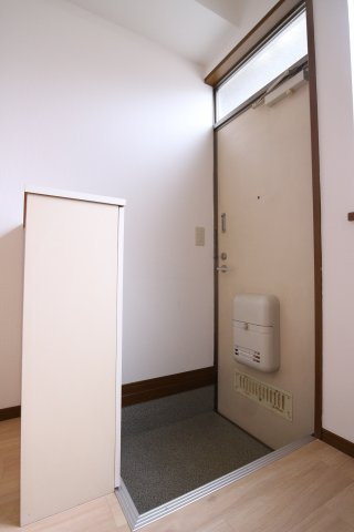 塩屋ヴィレッジCのエントランス