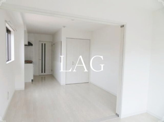 【居間・リビング】 | ＬＵＣＲＡＳ | 洋室のお部屋です。