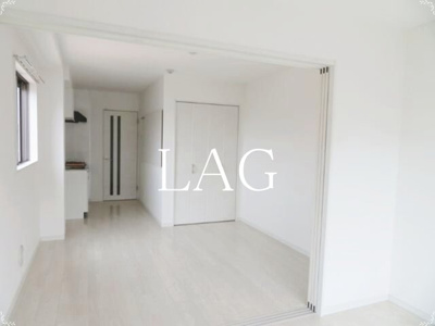 【居間・リビング】 | ＬＵＣＲＡＳ | 洋室のお部屋です。