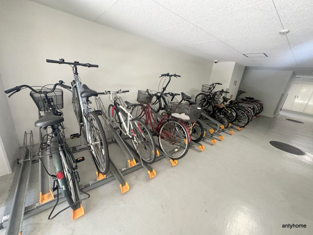 エスキュート京町堀　仲介手数料無料の駐車場