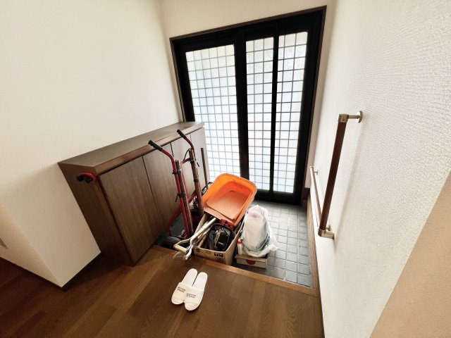 津新町１丁目一戸建ての玄関
