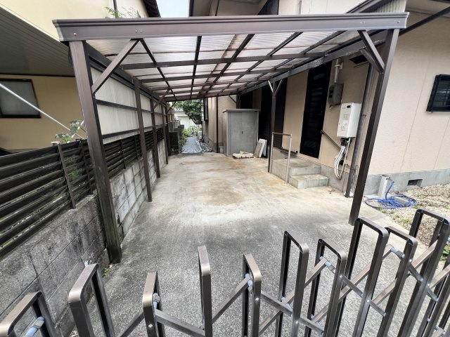 津新町１丁目一戸建ての駐車場