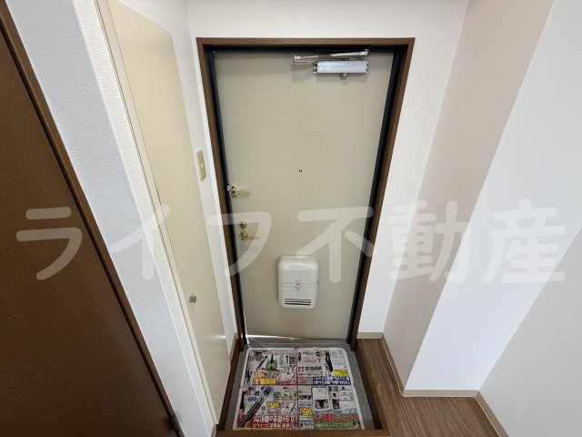 パルエミールの玄関
