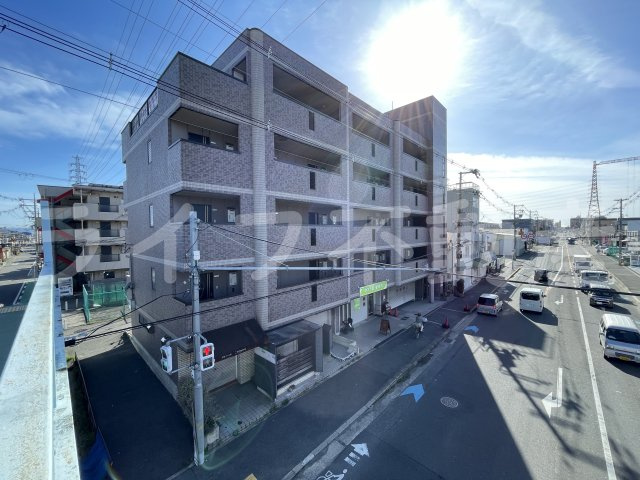 パルエミールの外観