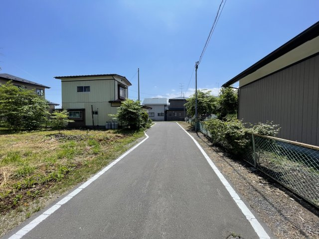 三戸郡階上町蒼前東7丁目の前面道路含む現地写真