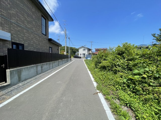 三戸郡階上町蒼前東7丁目の前面道路含む現地写真