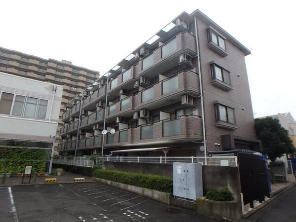 横浜市緑区白山１丁目の賃貸マンションの外観