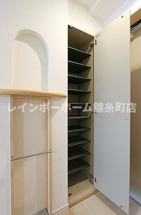 ジェノヴィア亀戸グリーンウォールの玄関