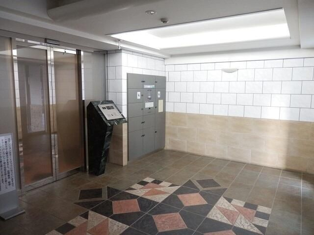 プロフ小石川後楽園のエントランス