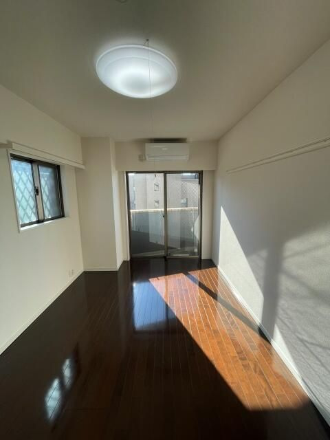 プロフ小石川後楽園の居間・リビング
