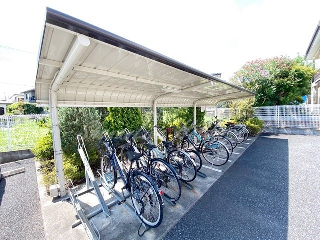 フォレストコート鵠沼桜が岡のその他共用部分|屋根付き駐輪スペース付き♪