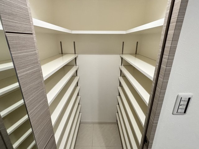 セノアタワー泉の収納