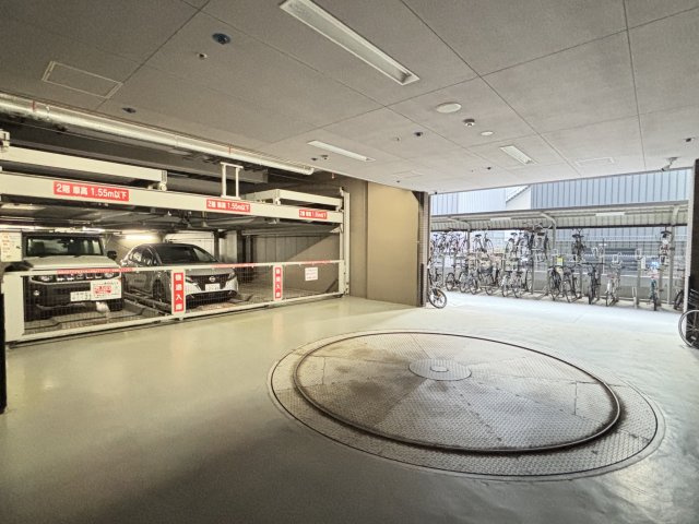 セノアタワー泉の駐車場