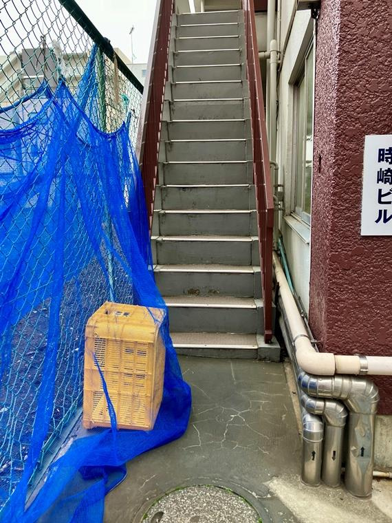 時崎ビルのエントランス